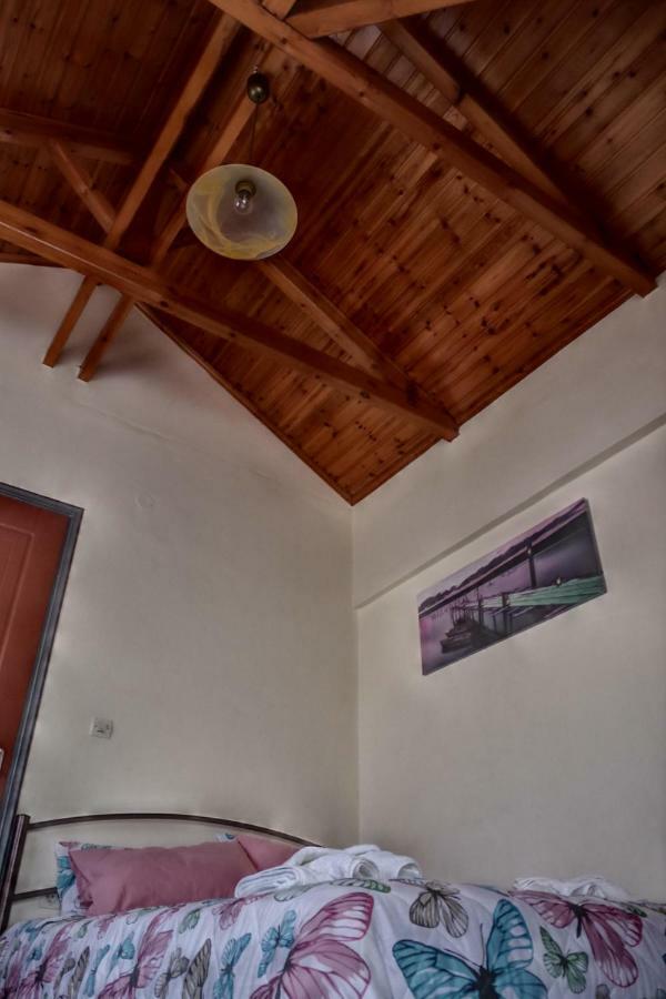 Cozy Loft Apartment Mesolóngion Exterior foto